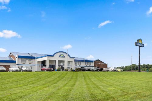 Madisonville Hotel | Days Inn by Wyndham Madisonville