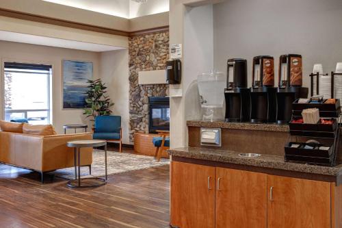 Medicine Hat Hotel | Days Inn by Wyndham Medicine Hat