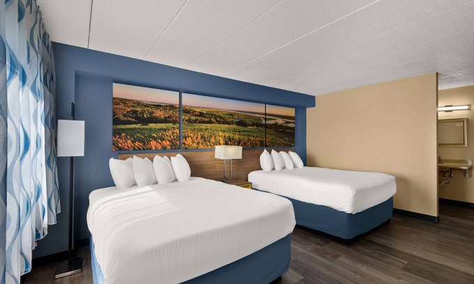 Newton Hotel | Days Inn by Wyndham Newton