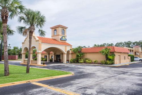 National Gardens Hotel | Days Inn by Wyndham Ormond Beach