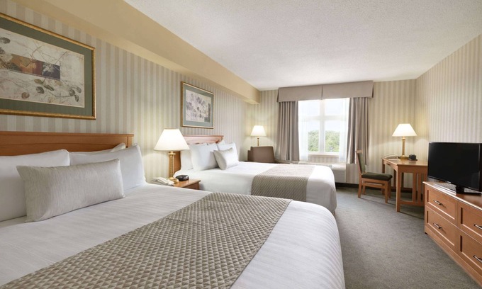 Ramara Hotel | Days Inn by Wyndham Orillia