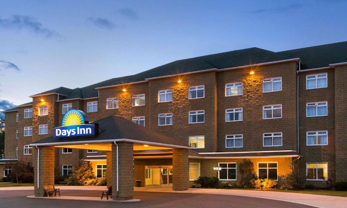 Oromocto Hotel | Days Inn by Wyndham Oromocto Conference Centre