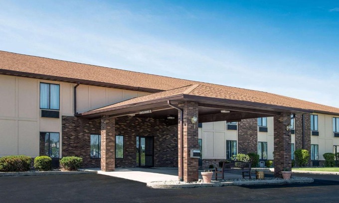 Mitchell Hotel | Days Inn by Wyndham Pontoon Beach