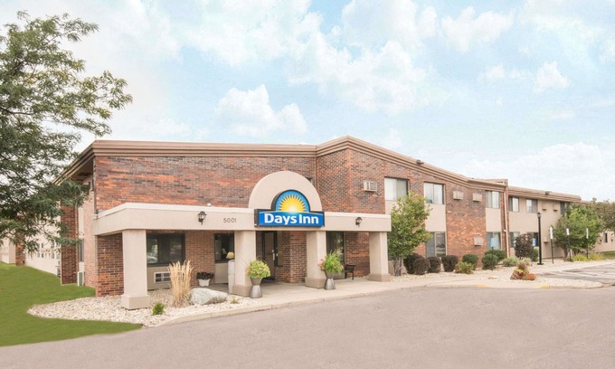 Renner Hotel | Days Inn by Wyndham Sioux Falls Airport