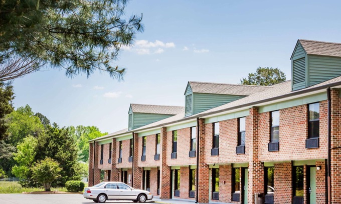 Tappahannock Hotel | Days Inn by Wyndham Tappahannock