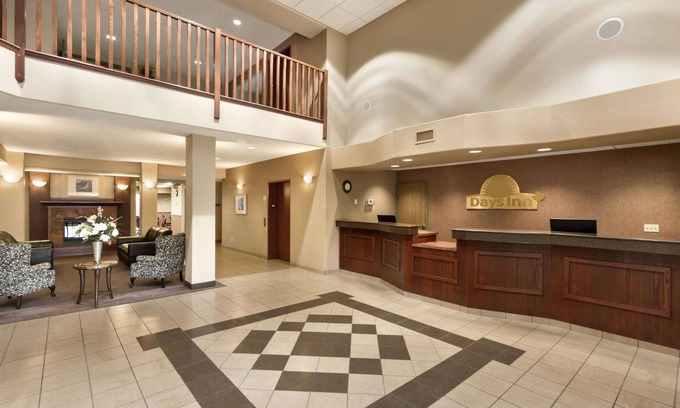 Thunder Bay Hotel | Days Inn by Wyndham Thunder Bay North