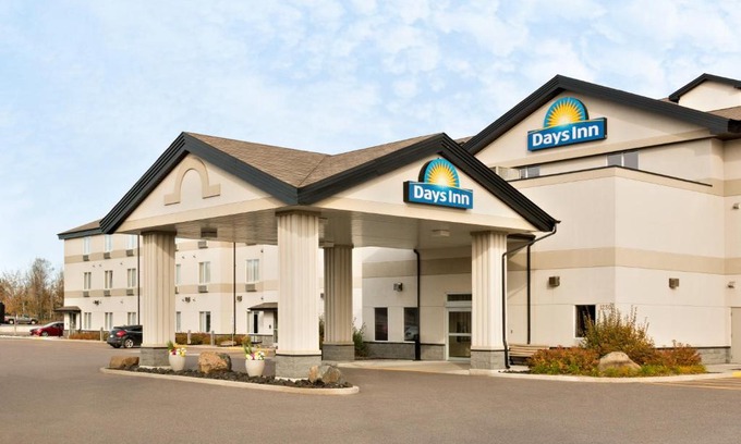 Thunder Bay Hotel | Days Inn by Wyndham Thunder Bay North