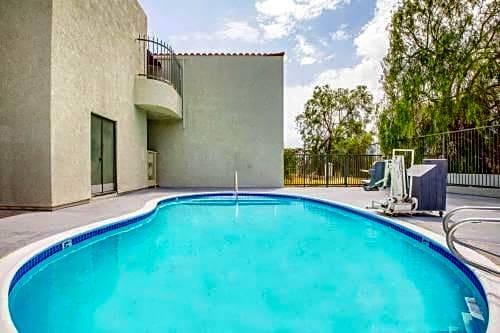 Banning Hotel | Days Inn by Wyndham Banning Casino/Outlet Mall