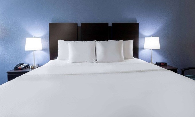 Charles Town Hotel | Days Inn by Wyndham Charles Town/Harpers Ferry