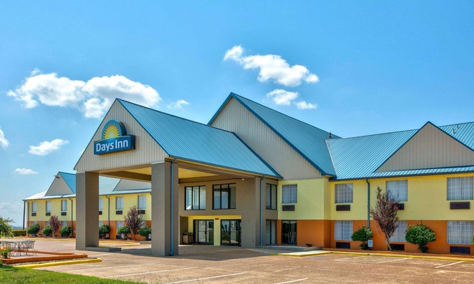 Robinsonville Hotel | Days Inn by Wyndham Tunica Resorts