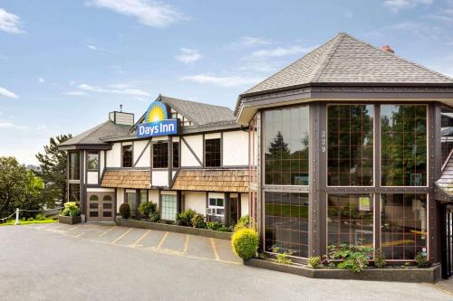 Gorge -Tillicum Area Hotel | Days Inn by Wyndham Victoria Uptown