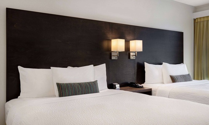 Sidney Hotel | Days Inn by Wyndham Victoria Airport Sidney