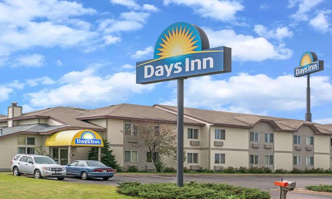 Eau Claire Hotel | Days Inn by Wyndham West Eau Claire
