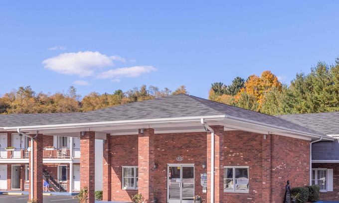 Jefferson Hotel | Days Inn by Wyndham West Jefferson
