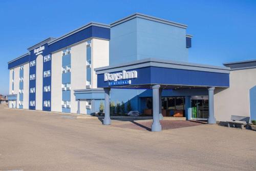 Camrose Hotel | Days Inn & Conference Centre by Wyndham Camrose Norsemen
