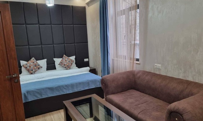 Erebuni Hotel | Days Inn Hotel