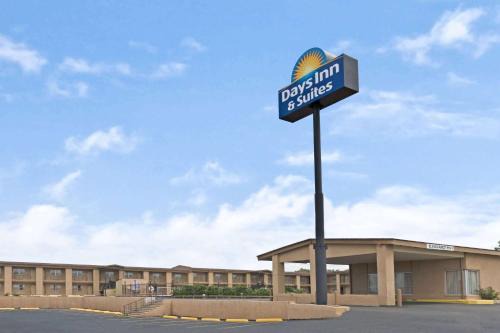Santa Rosa Hotel | Days Inn & Suites by Wyndham Santa Rosa, NM