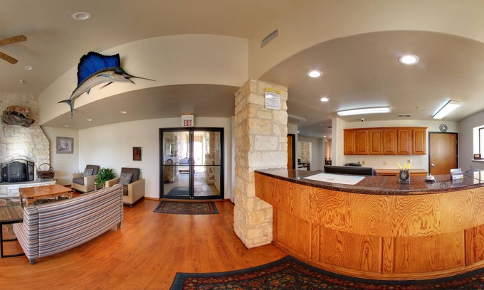 Llano Hotel | Days Inn & Suites by Wyndham Llano