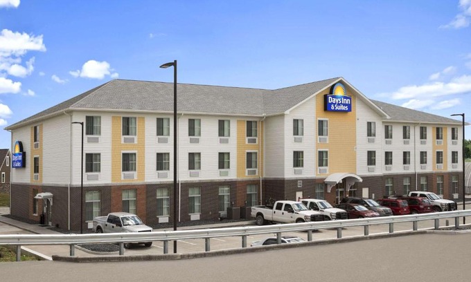 Lafferty Hotel | Days Inn & Suites by Wyndham Belmont