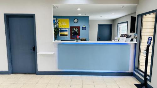 Wynne Hotel | Days Inn & Suites by Wyndham Wynne