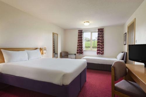 Strensham Hotel | Days Inn Tewkesbury