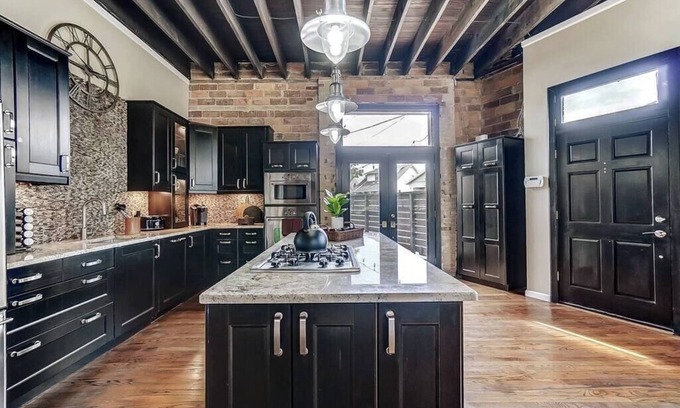 Dayton House | Dayton Loft close to DT, Oregon, UD (Sleeps 6)