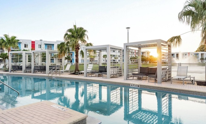 Daytona Beach Apartment | Daytona 3BR Getaway Pool, Gym, Pet Friendly