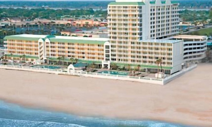 Ortona Park House | Daytona Beach Resort Spa&Conference Center Vacation Rental Getaway