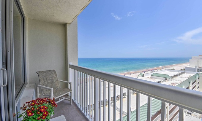 Ortona Park Condo | Daytona Beachfront Condo w/Ocean View