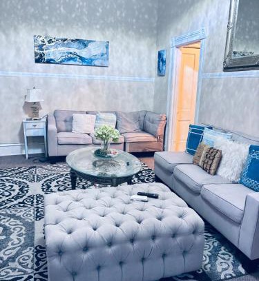 Waycross Apartment | Dazzling Downtown Delight
