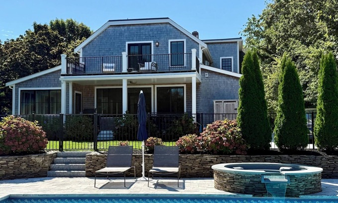 East Dennis House | Dazzling High End Home with Heated Pool, Spa and Guest House RPAM013