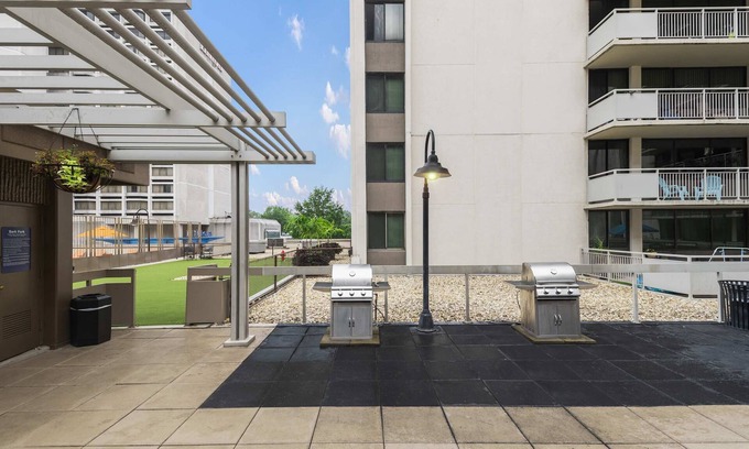 Crystal City Apartment | DC Airport Metroline Apartments