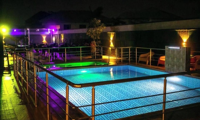 Ofin Hotel | De Bay Lux Hotel and suits