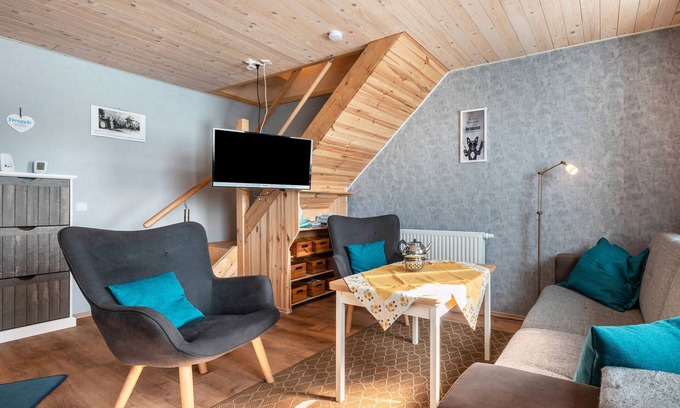 Blomberg Apartment | Apartment 'Mit Hund Blomberg Ostfriesl' with Private Terrace