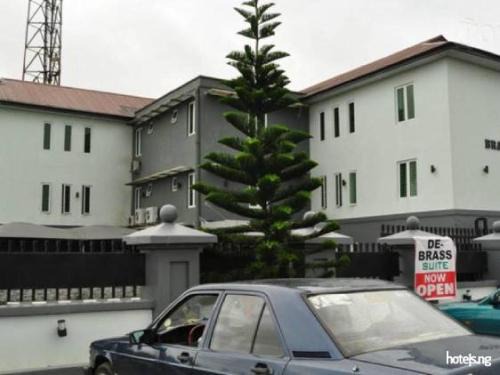 Yenagoa Cabin | De Brass Suites Hotel - Deluxe