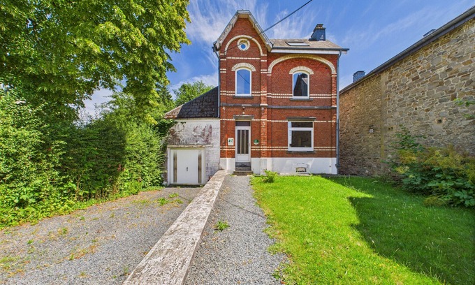 Bertrix House | De Dri le Mont by Phil !