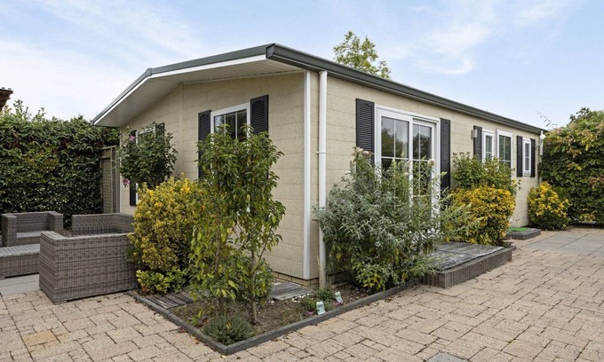 Goedereede Ski Chalet | De Goede Ree 21 spacious chalet near the Northsea