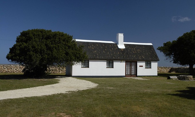 Bredasdorp Cottage | De Hoop Equipped Cottages
