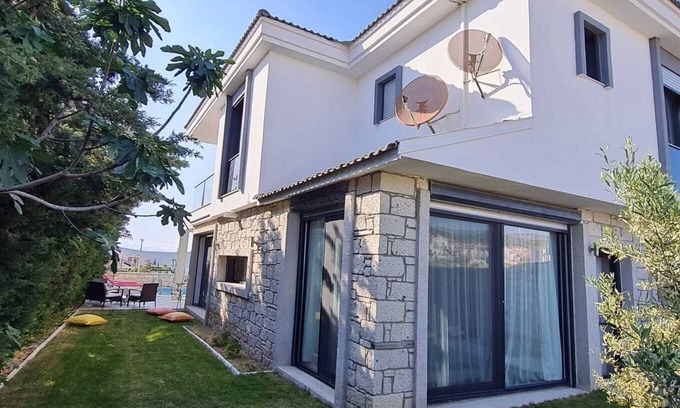Cesme Villa | De-Lale Villa