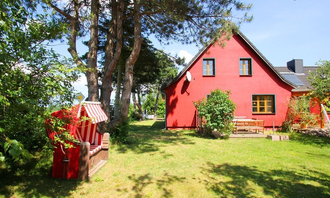 Thiessow Apartment | Beachfront, chic apartment with terrace - vacation apartment Silas