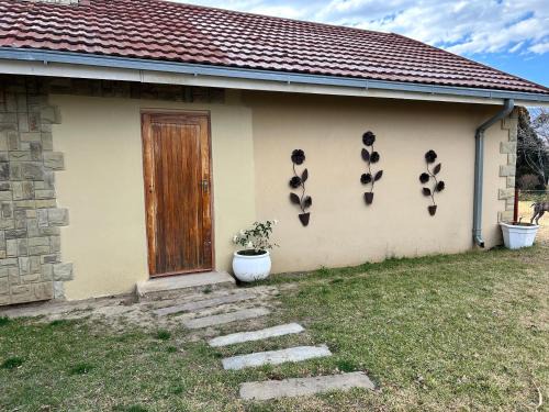 Maluti a Phofung House | De Rust Guest house