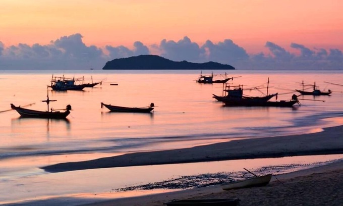 Hat Sai Ri Hotel | De Sea Almond Hotel Chumphon