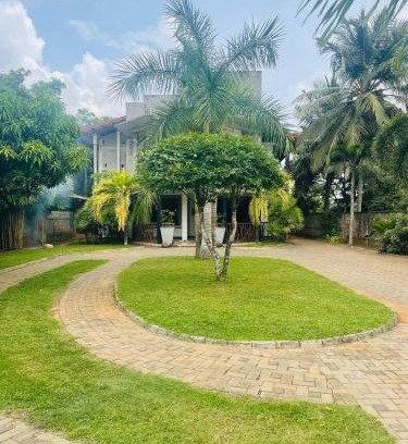 Thalawa Hotel | De Silva Rest