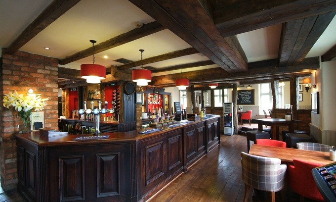 Alderley Edge Hotel | De Trafford Hotel by Greene King Inns