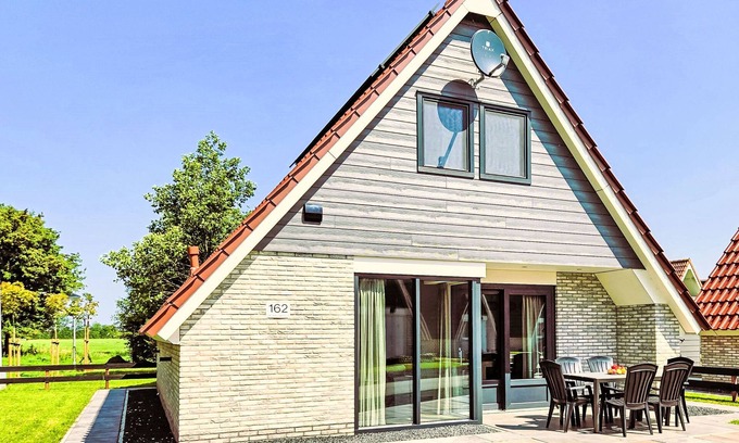 Den Oever House | De Wieringerheid 164 by Interhome