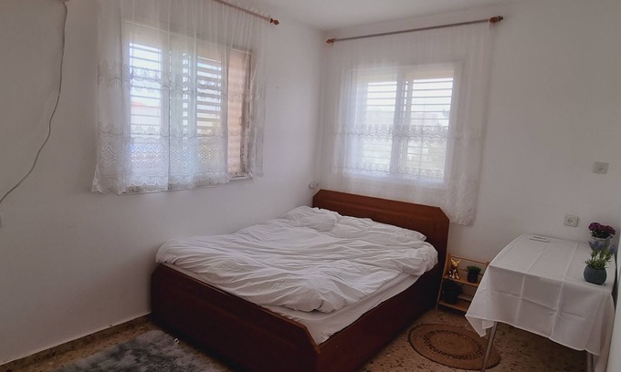 Arad Bed & Breakfast | Dead Sea Oasis