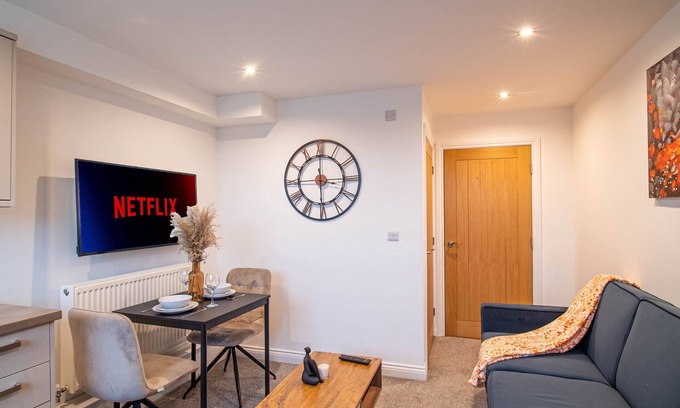 Kirkheaton Apartment | DealHouse 1 Bedroom Spiral Stairs & Shower