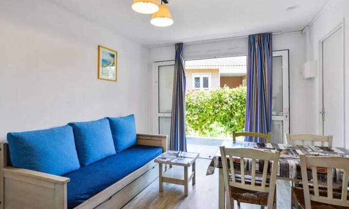 Carnoux-en-Provence Apartment | Debussy Residence - 2 Room Apartment - Budget - (4 People)
