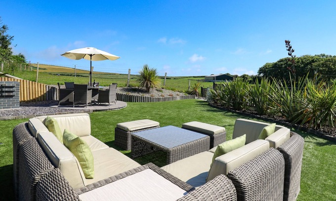 Ferwig House | DECHRAU NEWYDD, family friendly, with open fire in Cardigan