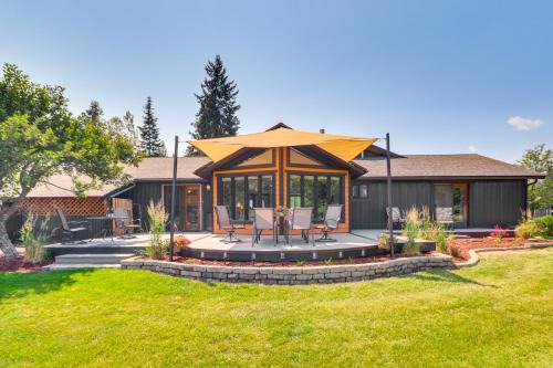 Libby House | Deck and Mtn Views Libby Home on Golf Course!